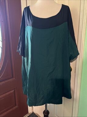 BloomChic Teal Green Tunic with Black Yoke